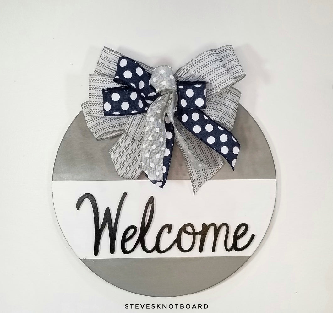 Welcome Sign with Interchangeable Bow (Gray w/ Gray Striped & Navy Polka Dots Bow)